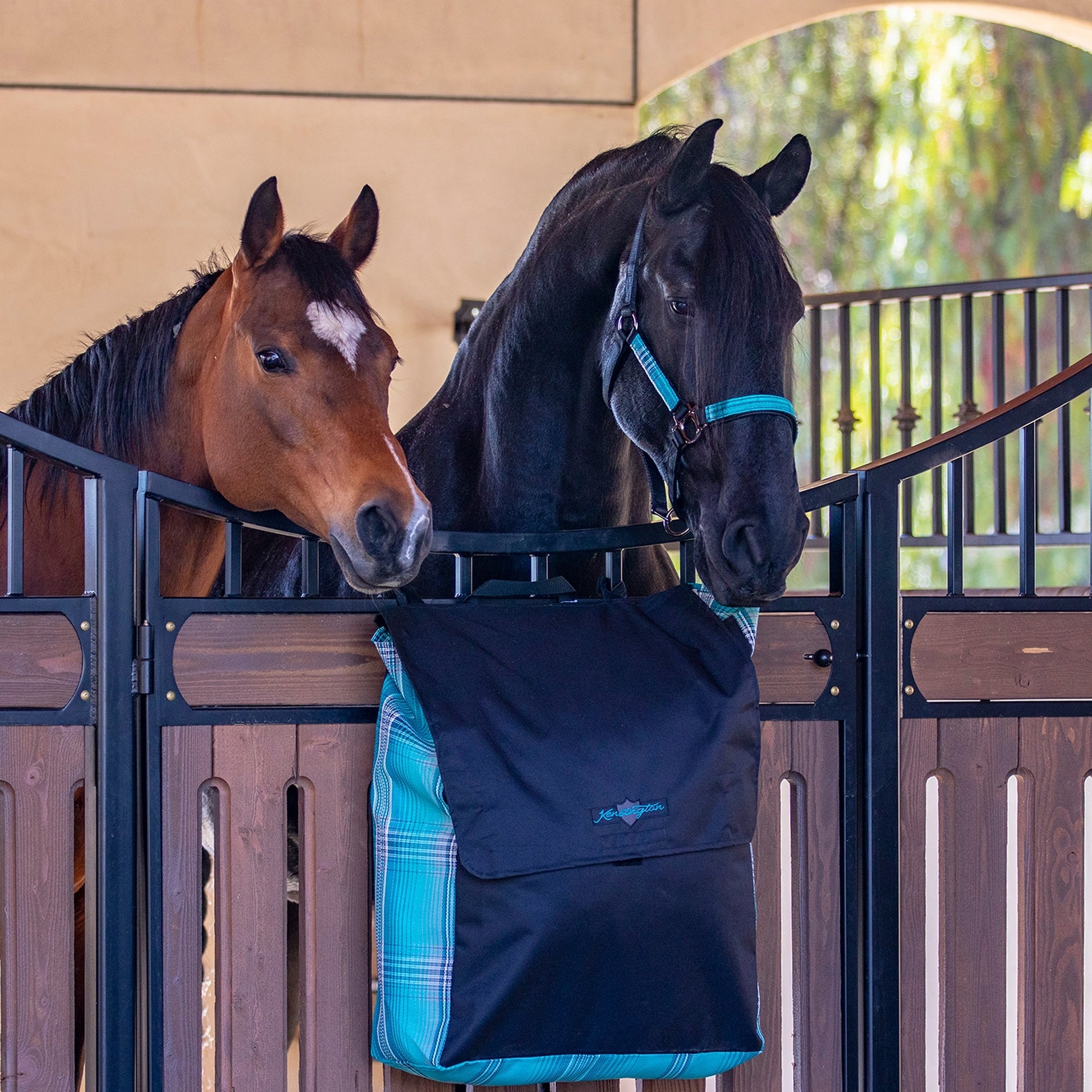Kensington All Around Blanket Storage Bag