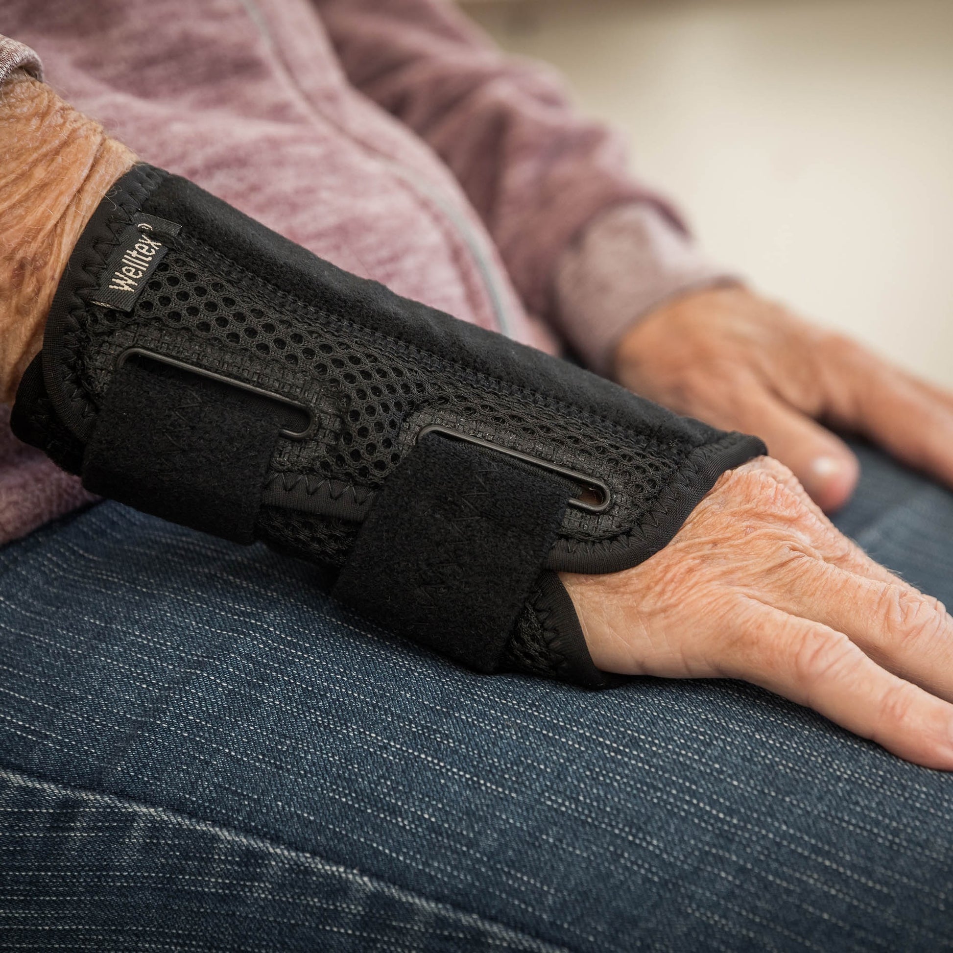 Back On Track Carpus Wrist Brace